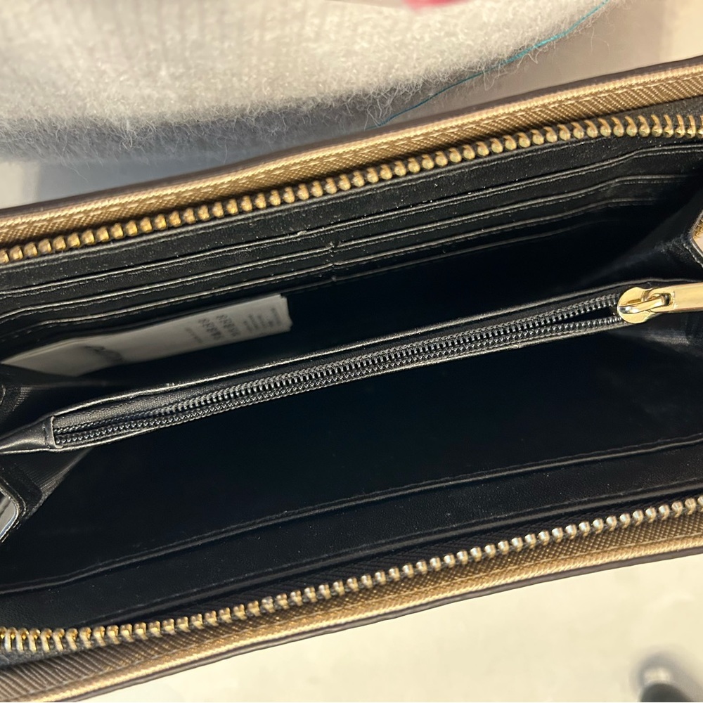 Wallet. - Picture 3 of 3